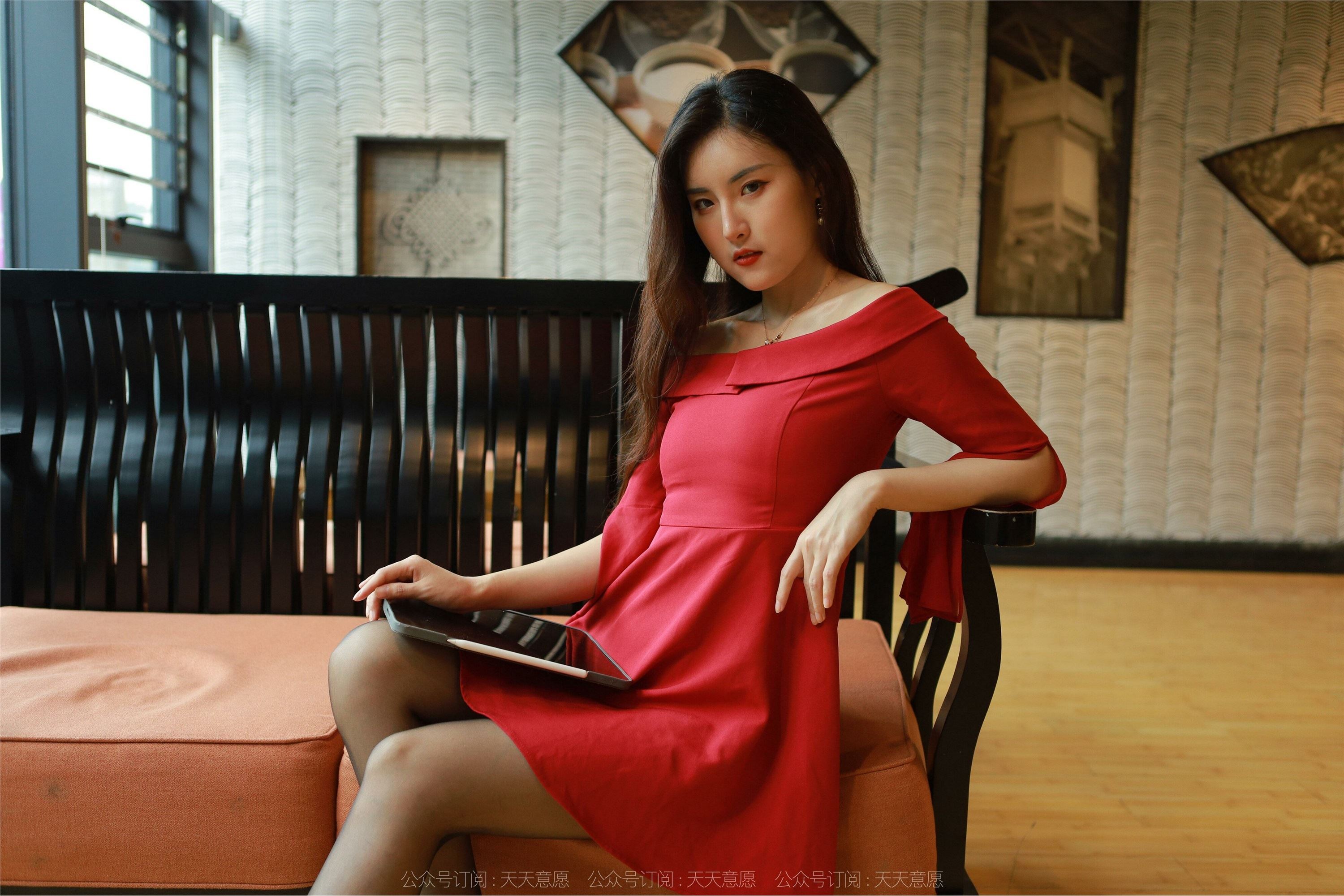 IESS异思趣向  2022.05.08 丝享家 1082：小宝《红裙女神》